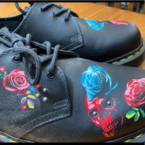 Dr (Doc) Martens 1461 skull and roses ladies shoes size 10 NWOT